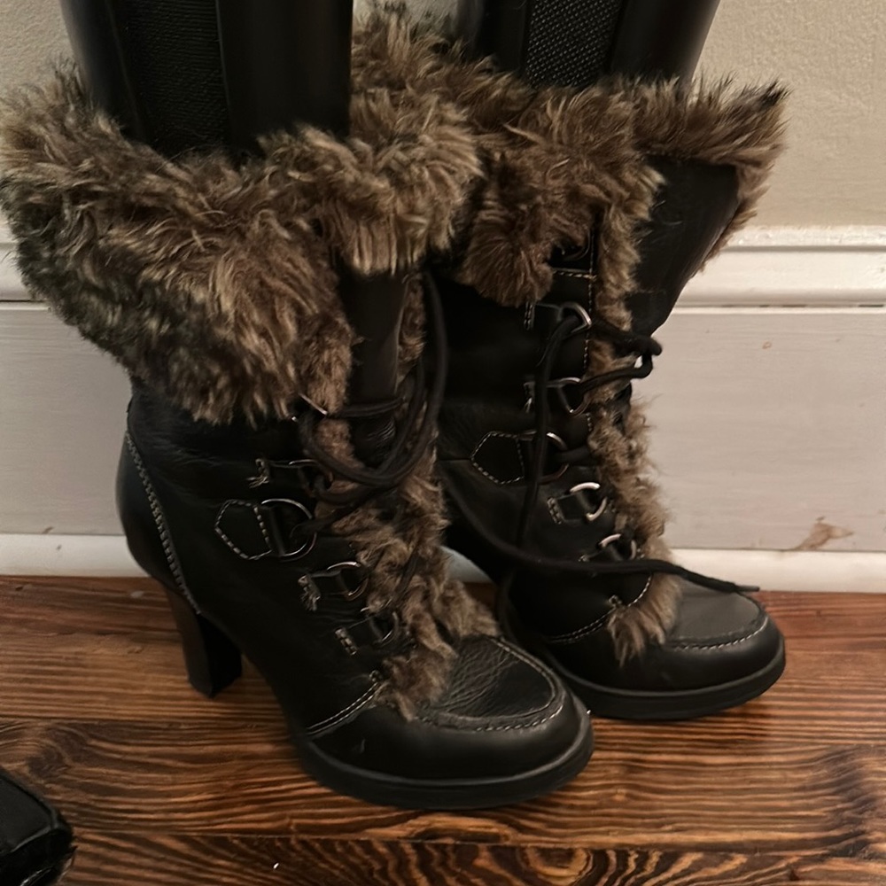 Report lace up boots